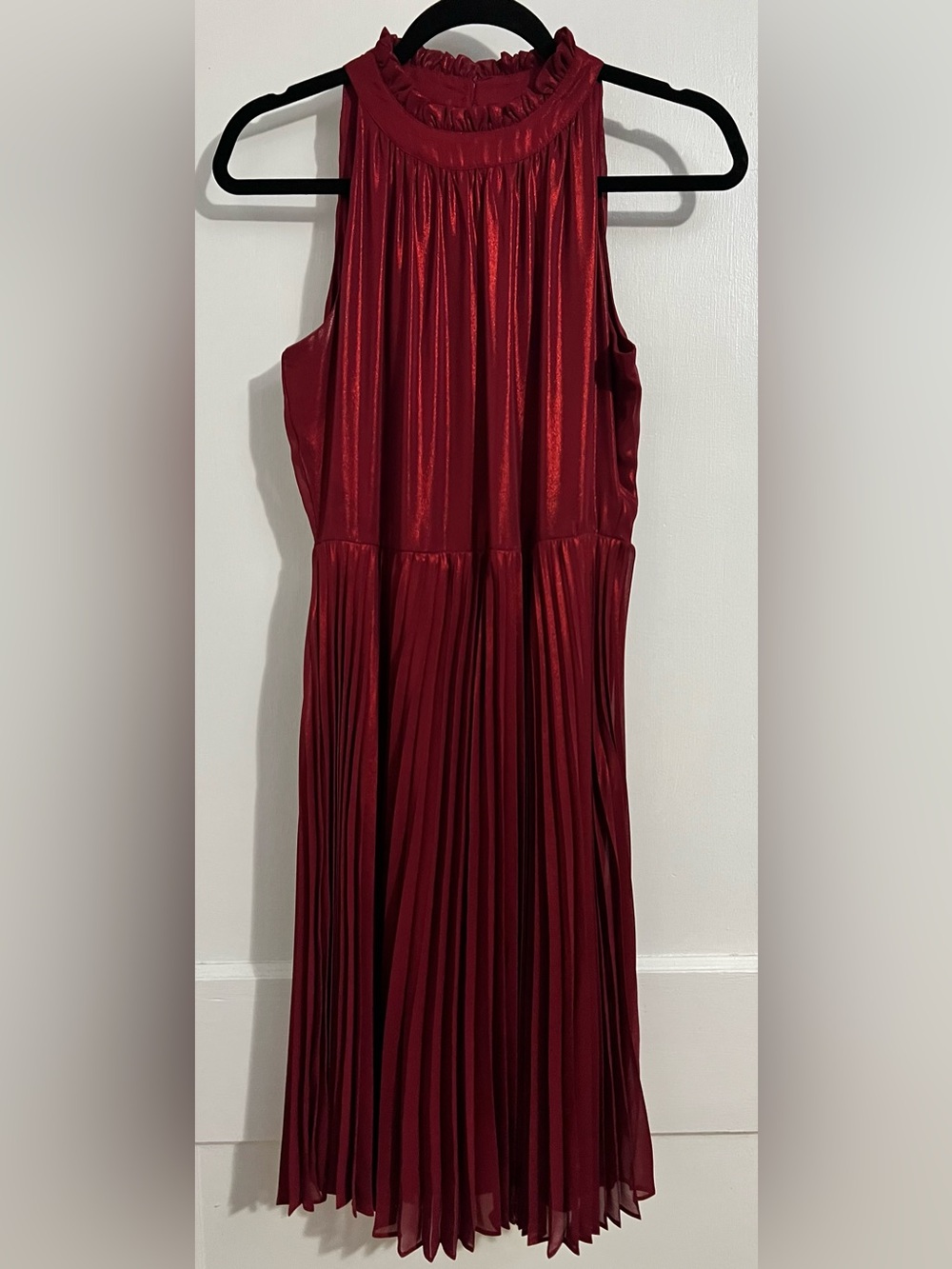 Simply Vera Vera Wang Red Sleeveless Pleated Midi Dress